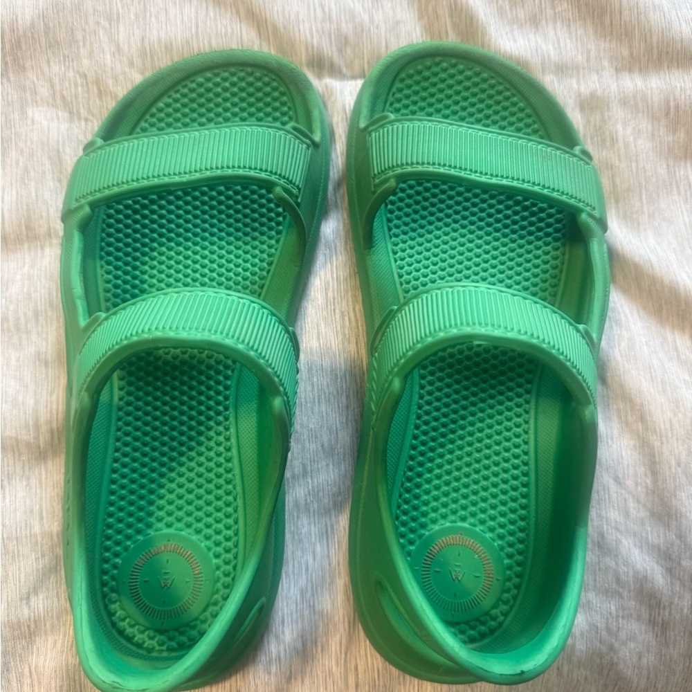 Totes Vibrant Green Kids Sandals